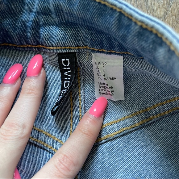 H&M Denim Mom Shorts - Picture 3 of 4
